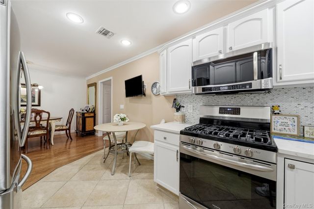 907 Altessa Boulevard, Melville, NY 11747