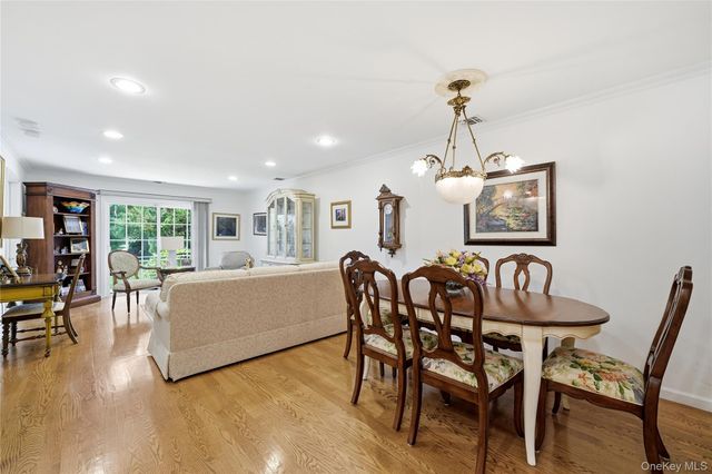 907 Altessa Boulevard, Melville, NY 11747
