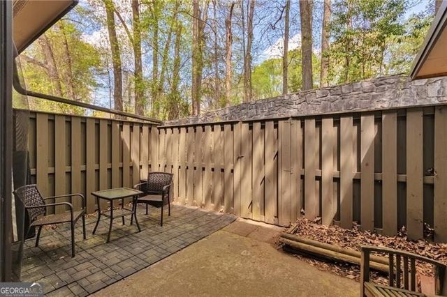 8 Arpege Way NW, Atlanta, GA 30327