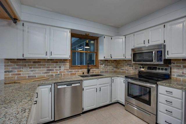 3442 Freedom Lane, Madison, WI 53718