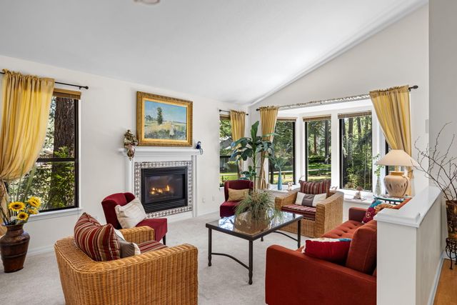 20430 Snowmass Court, Bend, OR 97702