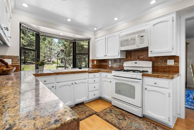 20430 Snowmass Court, Bend, OR 97702