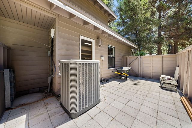 20430 Snowmass Court, Bend, OR 97702