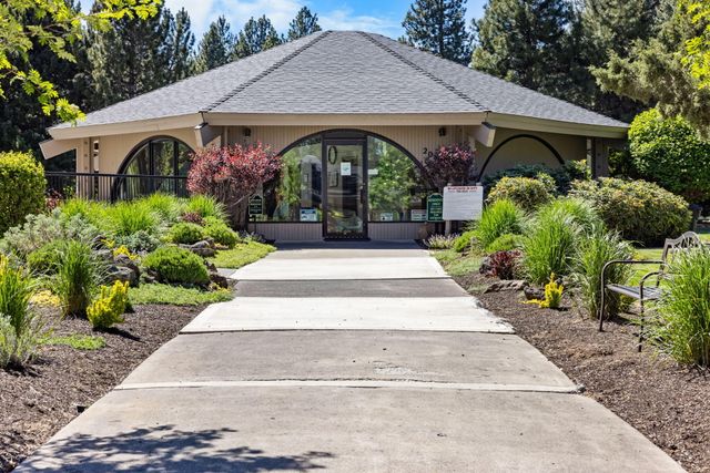 20430 Snowmass Court, Bend, OR 97702