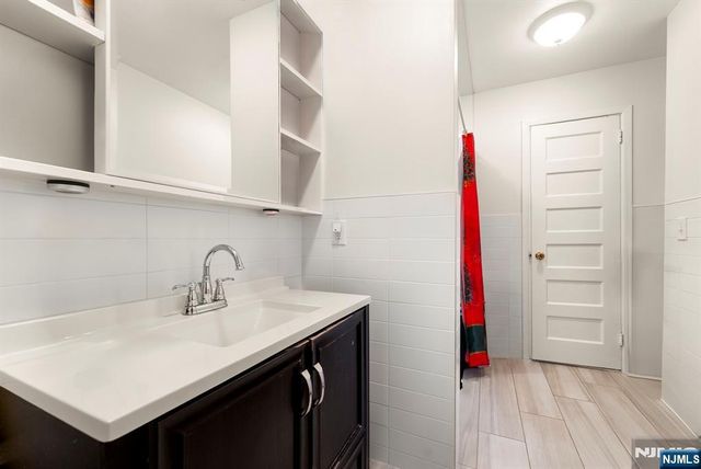 10 Almira Street, Bloomfield, NJ 07003