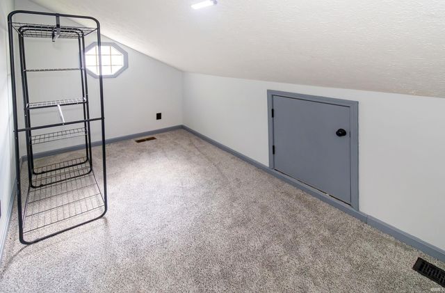 5622 Maple Lane, Newburgh, IN 47630