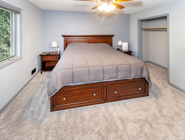 5622 Maple Lane, Newburgh, IN 47630