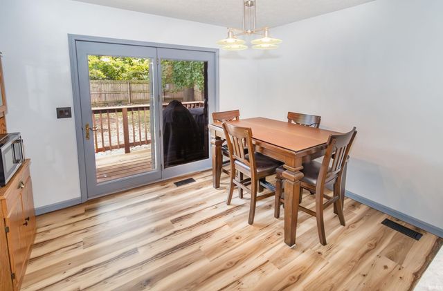 5622 Maple Lane, Newburgh, IN 47630