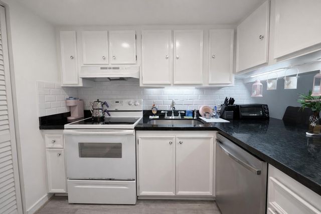 769 SE 1st Way 85, Deerfield Beach, FL 33441