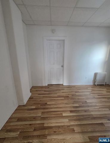 124 Farnham Avenue, Garfield, NJ 07026
