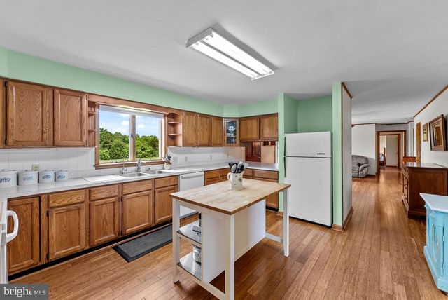 11889 CEMETERY RD, Remington, VA 22734