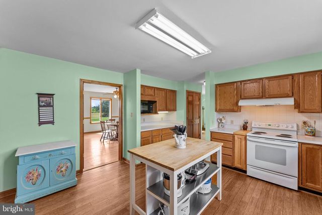 11889 CEMETERY RD, Remington, VA 22734