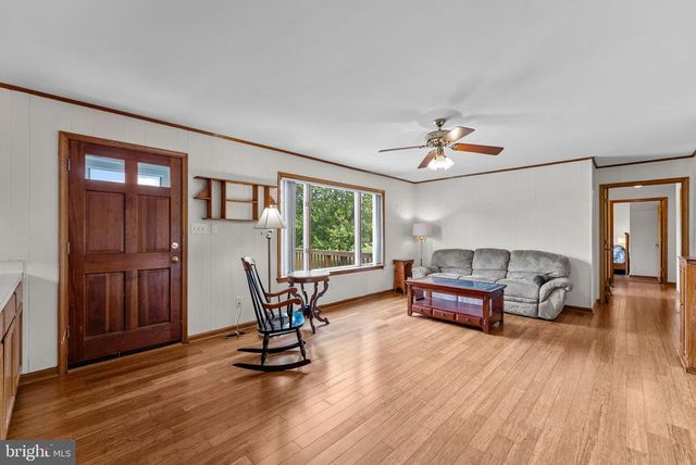 11889 CEMETERY RD, Remington, VA 22734