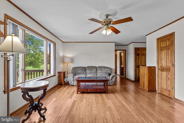 11889 CEMETERY RD, Remington, VA 22734
