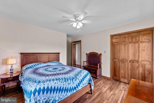11889 CEMETERY RD, Remington, VA 22734