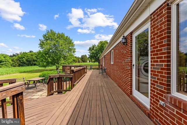11889 CEMETERY RD, Remington, VA 22734