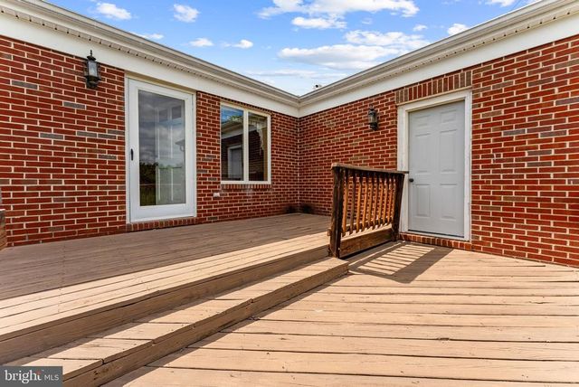 11889 CEMETERY RD, Remington, VA 22734