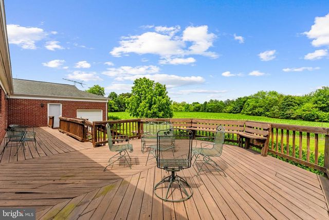 11889 CEMETERY RD, Remington, VA 22734
