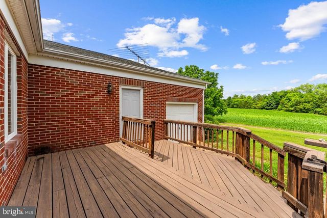 11889 CEMETERY RD, Remington, VA 22734