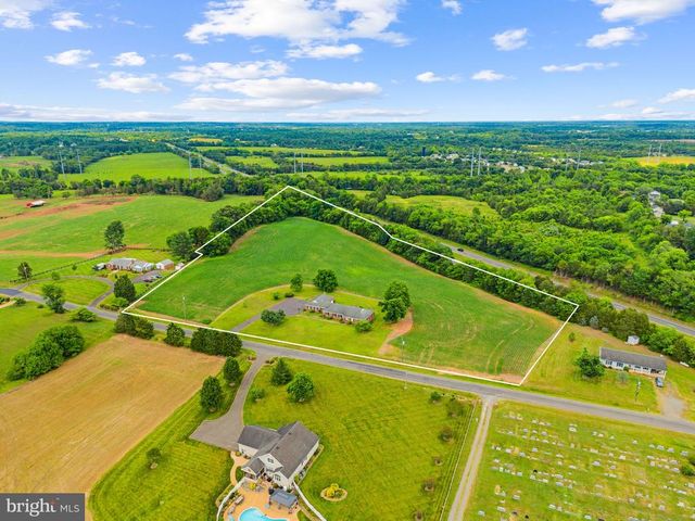 11889 CEMETERY RD, Remington, VA 22734