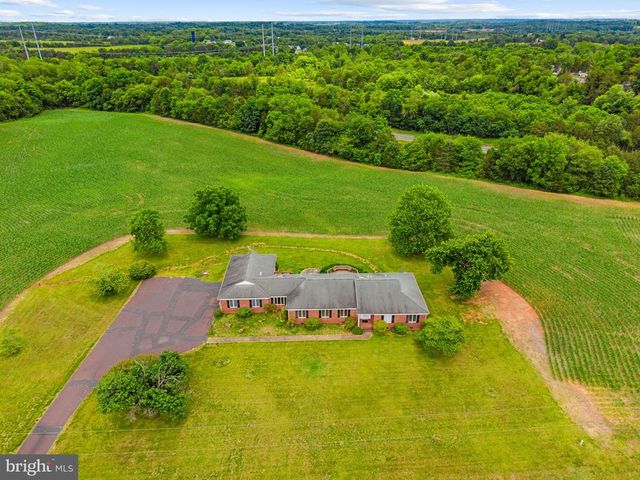 11889 CEMETERY RD, Remington, VA 22734