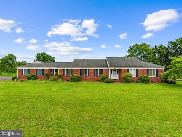 11889 CEMETERY RD, Remington, VA 22734