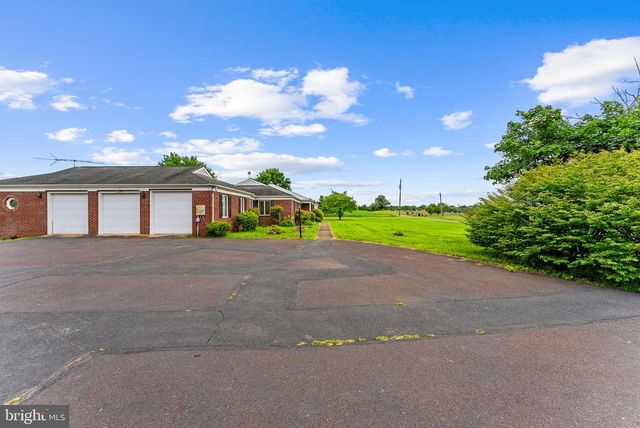 11889 CEMETERY RD, Remington, VA 22734