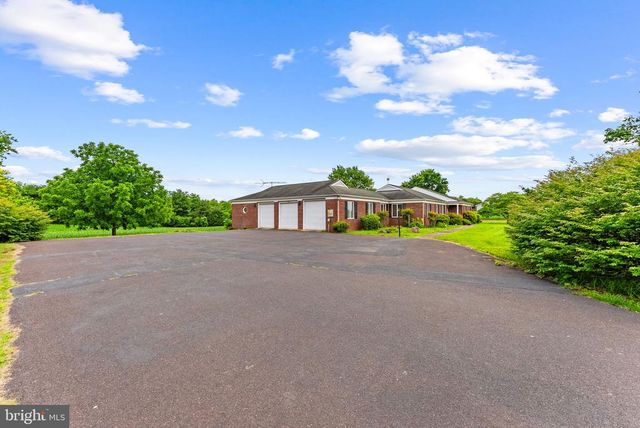 11889 CEMETERY RD, Remington, VA 22734
