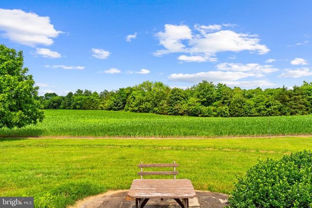 11889 CEMETERY RD, Remington, VA 22734