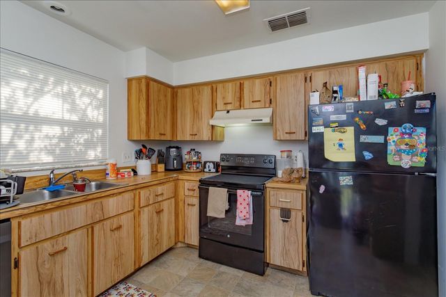 601 OAK MANOR CIRCLE, Orlando, FL 32825