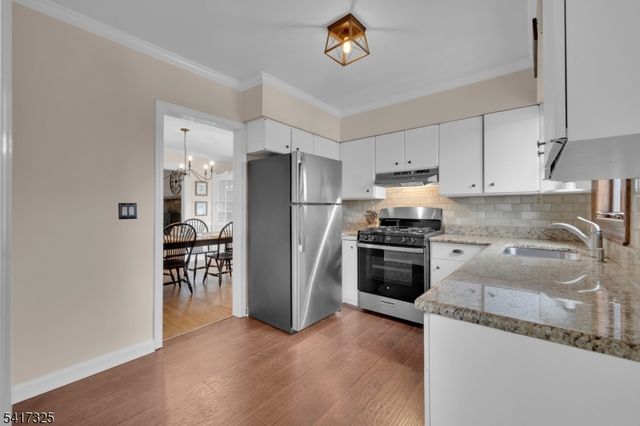 17 Lane Ave, West Caldwell Twp., NJ 07006