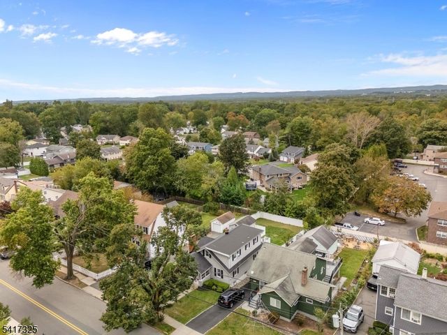 17 Lane Ave, West Caldwell Twp., NJ 07006