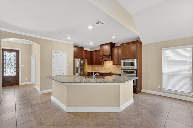 557 Lake Bluff Avenue, Oak Point, TX 75068