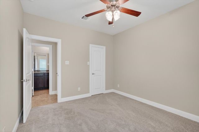 557 Lake Bluff Avenue, Oak Point, TX 75068