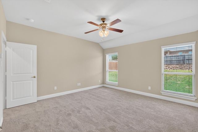 557 Lake Bluff Avenue, Oak Point, TX 75068