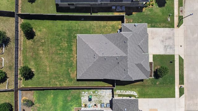 557 Lake Bluff Avenue, Oak Point, TX 75068