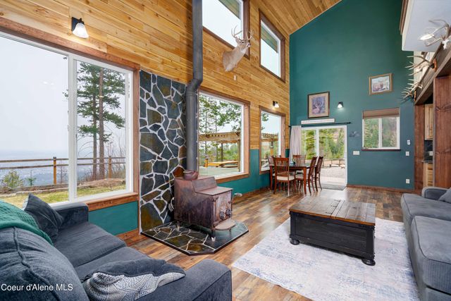 12251 W Blessing Hill RD, Post Falls, ID 83854