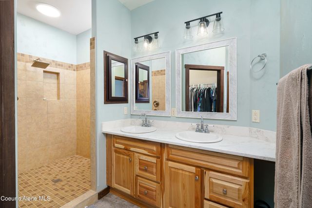 12251 W Blessing Hill RD, Post Falls, ID 83854