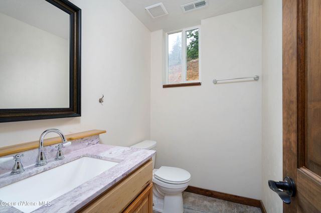 12251 W Blessing Hill RD, Post Falls, ID 83854