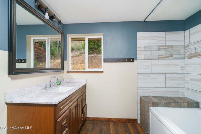 12251 W Blessing Hill RD, Post Falls, ID 83854