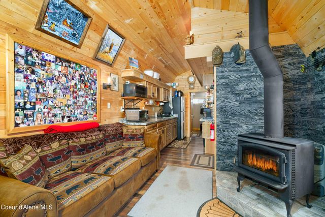 12251 W Blessing Hill RD, Post Falls, ID 83854