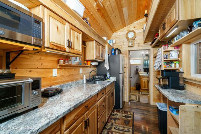 12251 W Blessing Hill RD, Post Falls, ID 83854