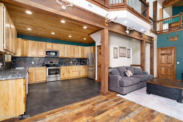 12251 W Blessing Hill RD, Post Falls, ID 83854