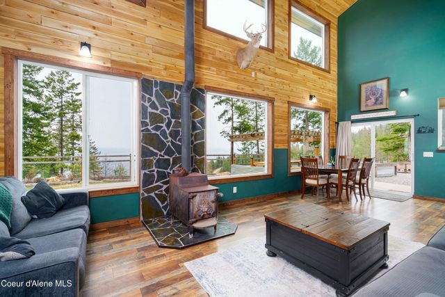 12251 W Blessing Hill RD, Post Falls, ID 83854