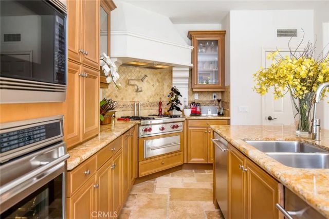 6 Gentle Breeze, Newport Coast, CA 92657
