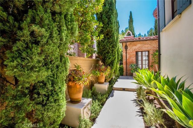 6 Gentle Breeze, Newport Coast, CA 92657