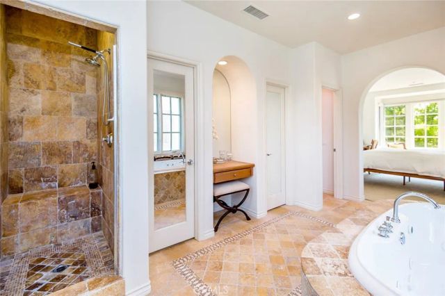 6 Gentle Breeze, Newport Coast, CA 92657