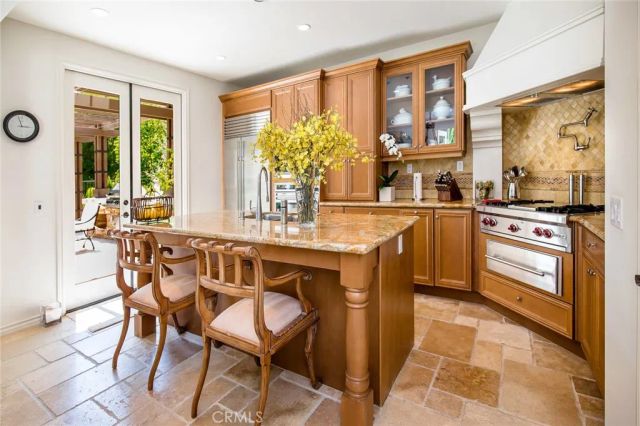 6 Gentle Breeze, Newport Coast, CA 92657