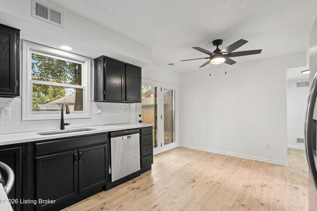 4809 Grecian Ct, Louisville, KY 40272