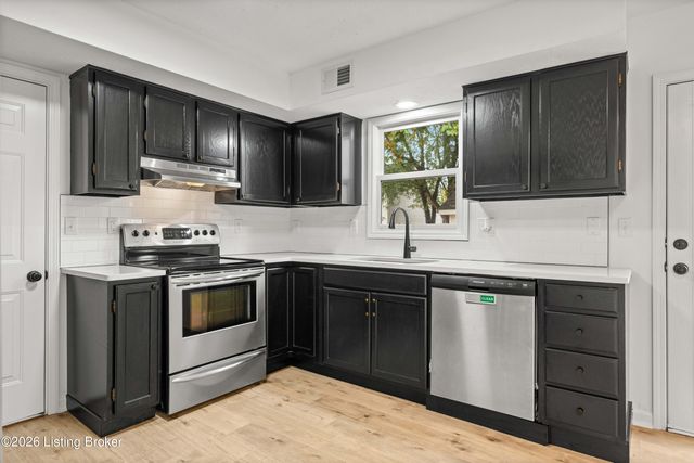 4809 Grecian Ct, Louisville, KY 40272